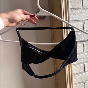 Elegant Black Sports Bra